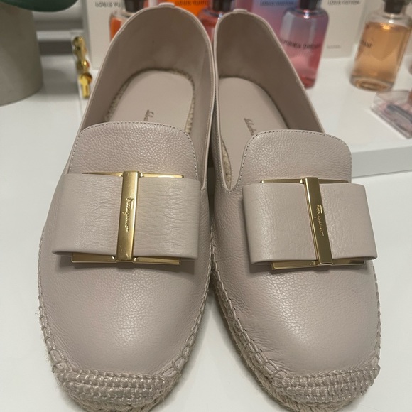 SALVATORE FERRAGAMO
Sannio Leather Espadrilles in Stone - Picture 1 of 8